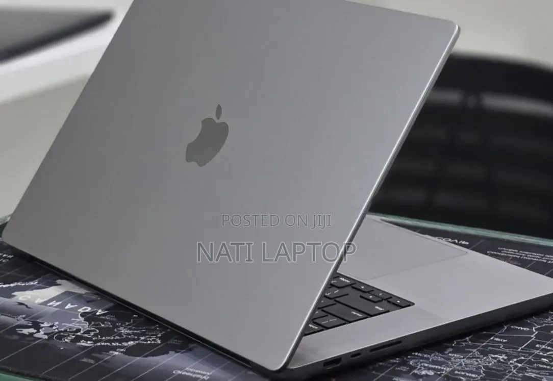 New Laptop Apple MacBook Pro 2022 M2 16GB Apple M2 SSD 512GB