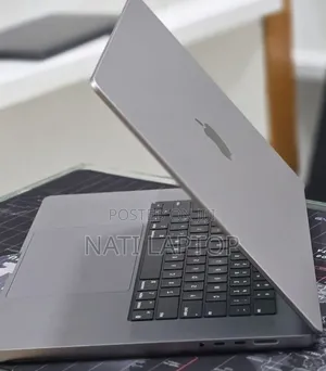 New Laptop Apple MacBook Pro 2022 M2 16GB Apple M2 SSD 512GB