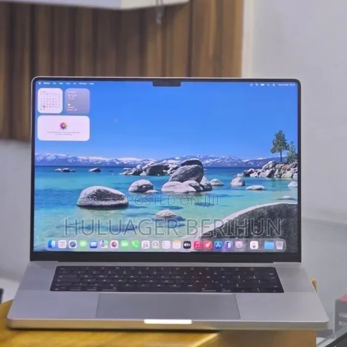 New Laptop Apple MacBook Pro 2020 M1 32GB Apple M2 SSD 512GB