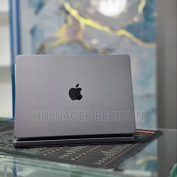 New Laptop Apple MacBook Pro 2020 M1 32GB Apple M2 SSD 512GB