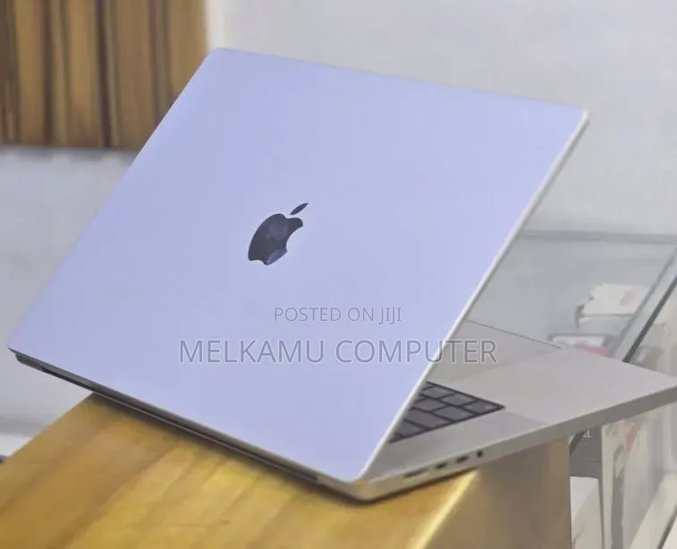 New Laptop Apple MacBook Pro 2021 M1 32GB Apple M1 SSD 512GB
