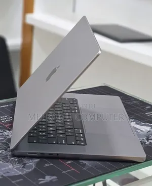 New Laptop Apple MacBook Pro 2023 M2 16GB Apple M2 SSD 512GB