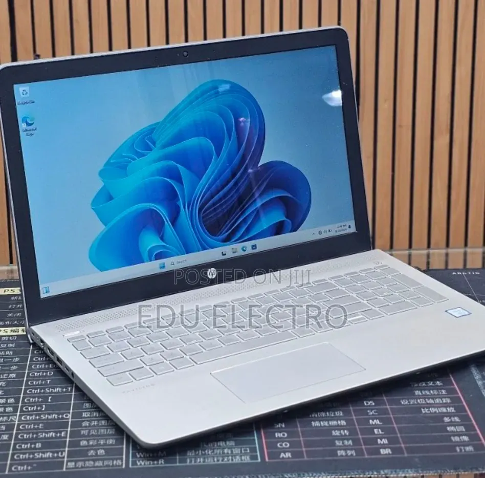 New Laptop HP Pavilion 15 8GB Intel Core i5 SSD 1T