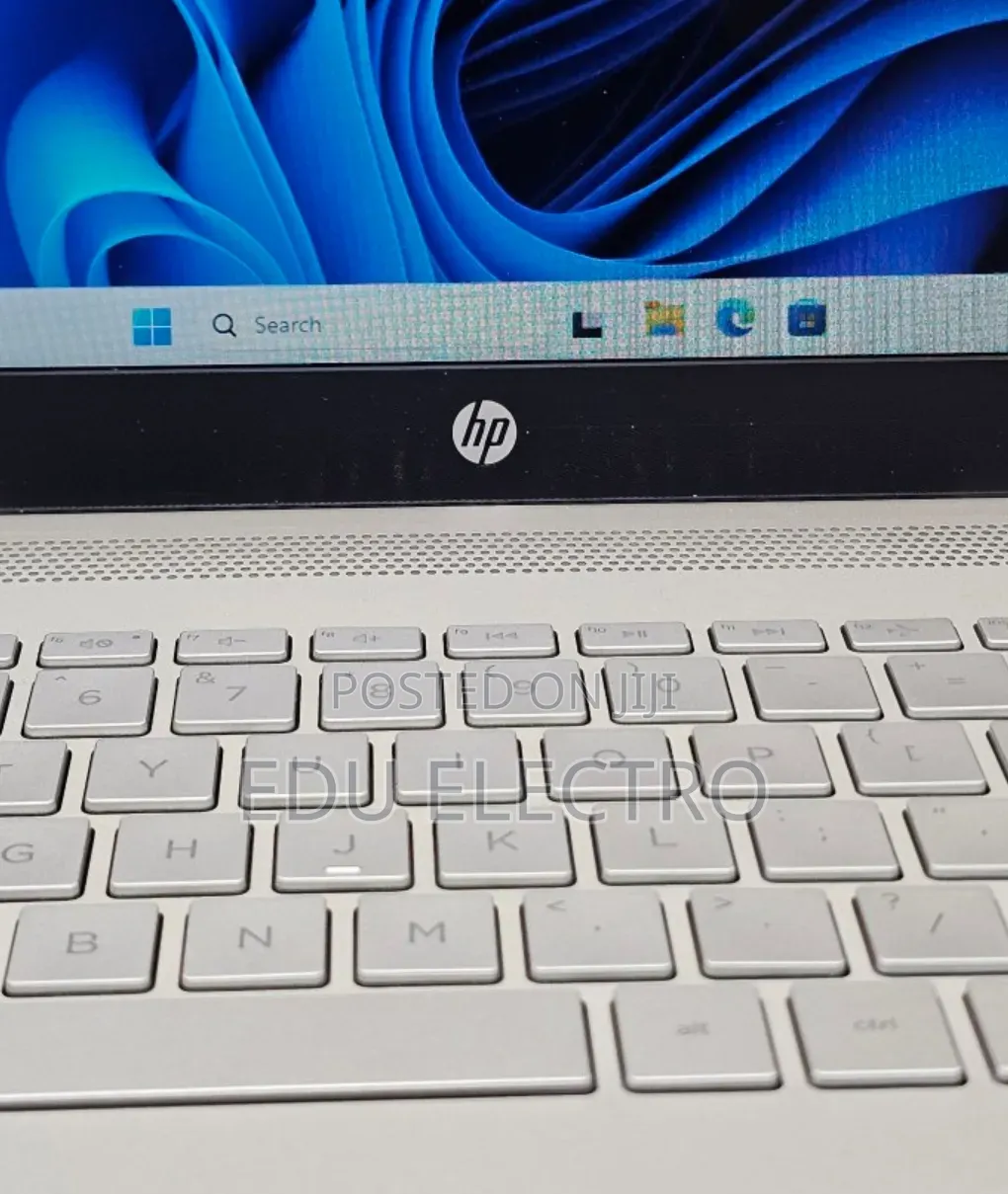 New Laptop HP Pavilion 15 8GB Intel Core i5 SSD 1T