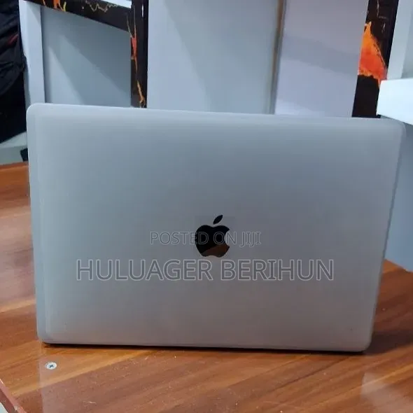 New Laptop Apple MacBook Air 2019 8GB Intel Core i5 SSD 128GB