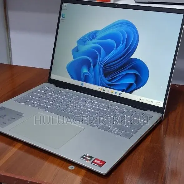 New Laptop Dell Inspiron 14 5435 16GB Intel Core i7 SSD 1T