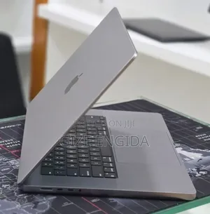 New Laptop Apple MacBook Pro 2023 M2 Pro 16GB Apple M2 SSD 512GB