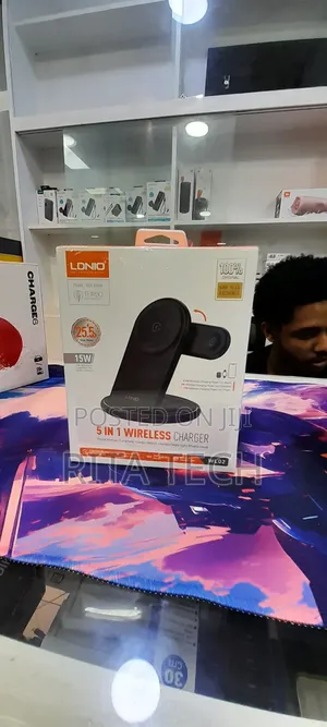 . LDNIO 5-in-1 Wireless Charger — WL02