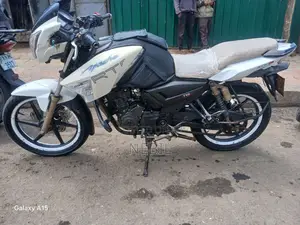 TVS Apache 180 RTR 2017 White