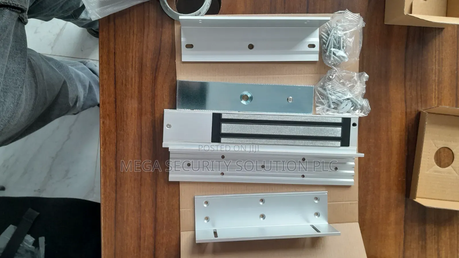 Magnetic Lock With Bracket