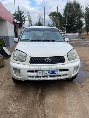 Toyota RAV4 Automatic 2003 White