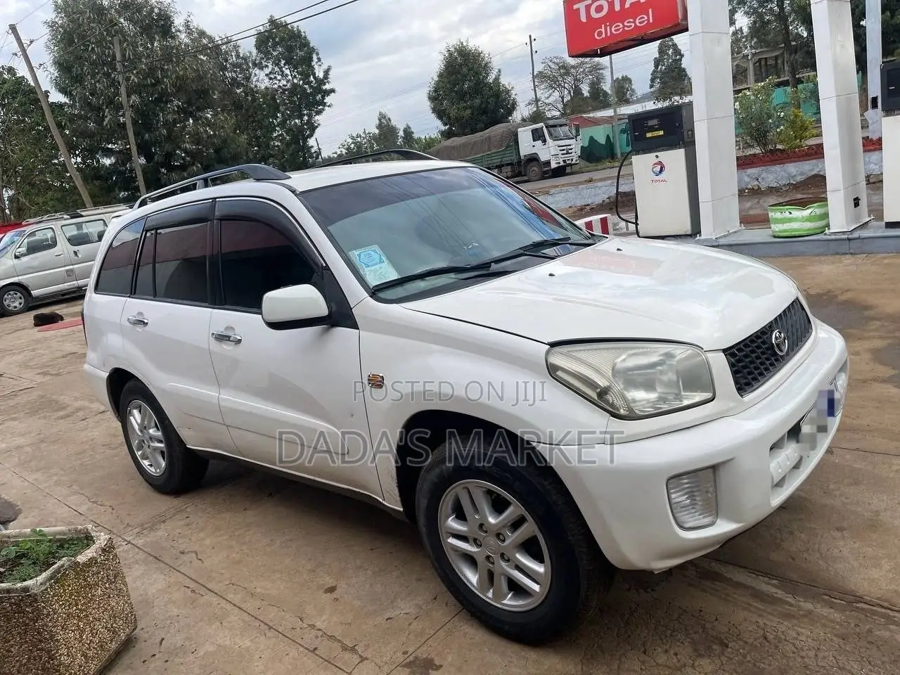 Toyota RAV4 Automatic 2003 White