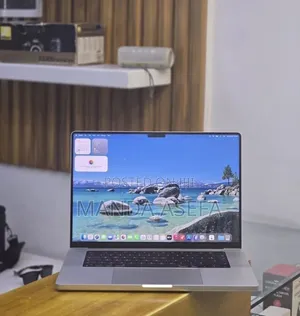 New Laptop Apple MacBook Pro 2021 M1 32GB Apple M1 Pro SSD 512GB