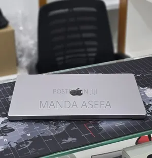 New Laptop Apple MacBook Pro 2022 M2 16GB Apple M2 SSD 512GB
