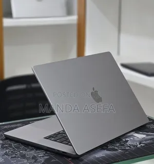 New Laptop Apple MacBook Pro 2022 M2 16GB Apple M2 SSD 512GB