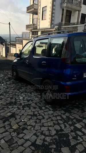 Toyota Corolla Verso 2000 Gray