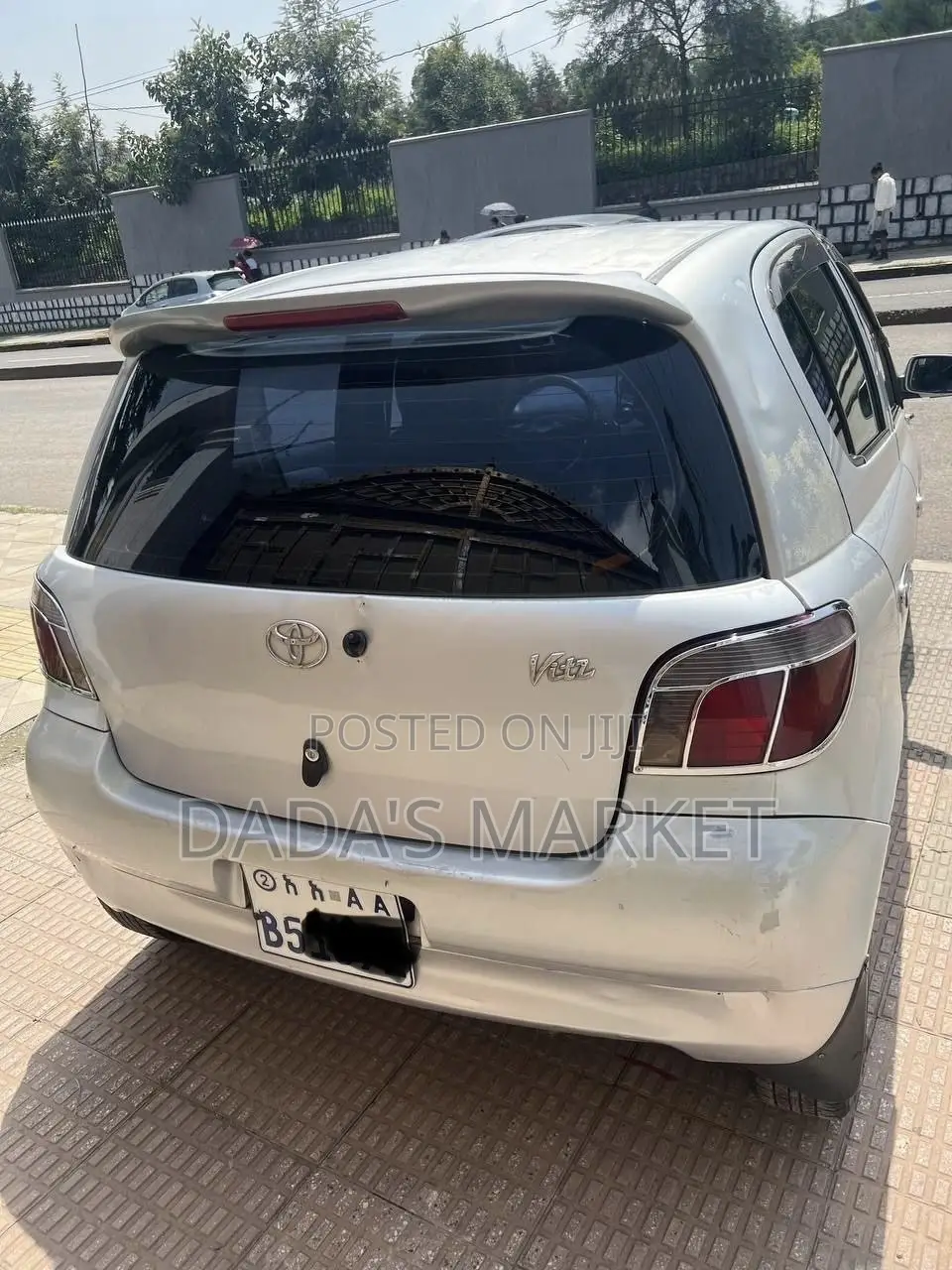 Toyota Vitz 2001 Silver