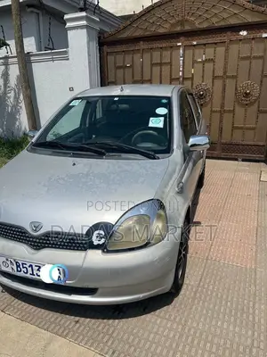 Toyota Vitz 2001 Silver