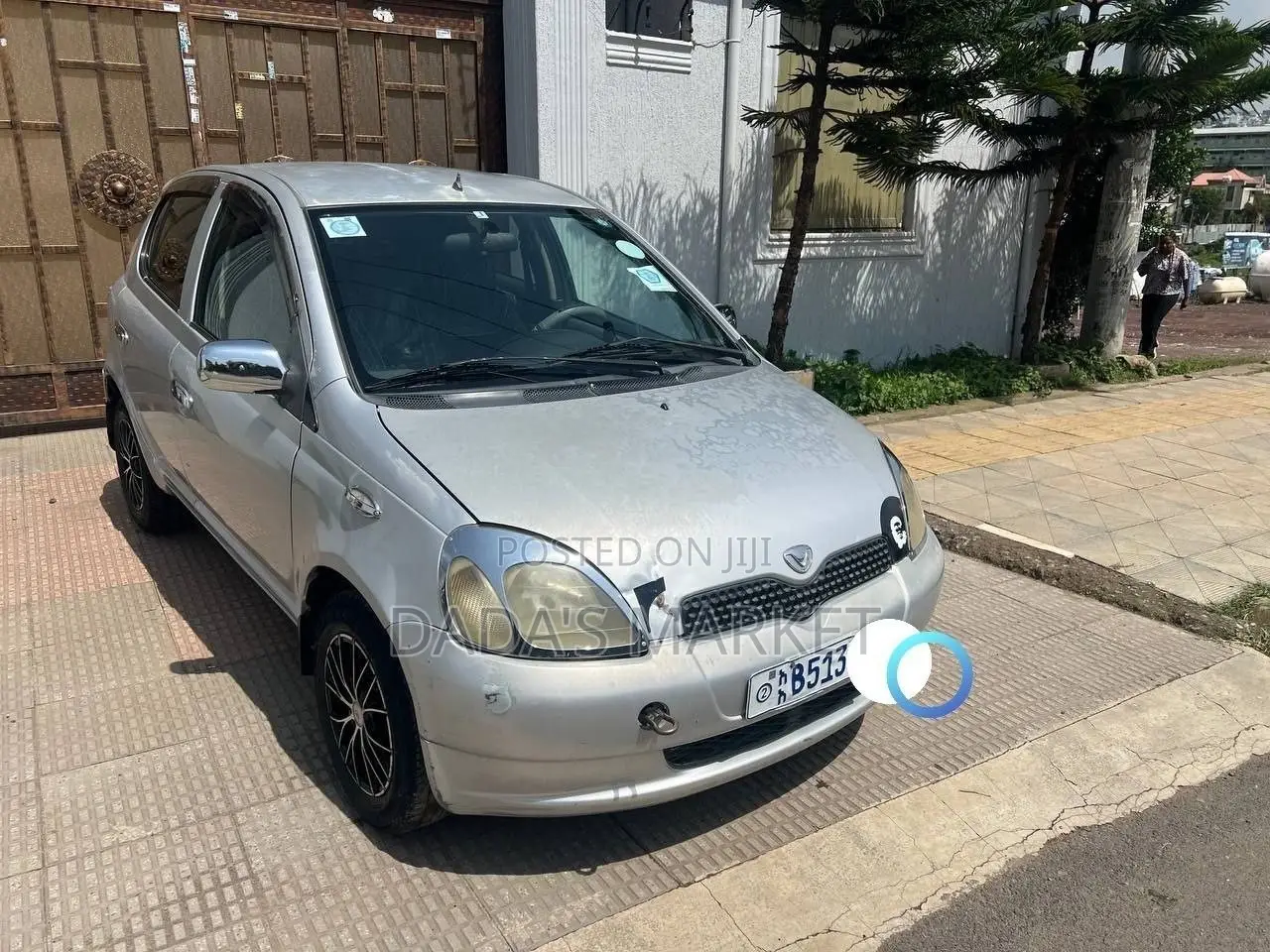 Toyota Vitz 2001 Silver