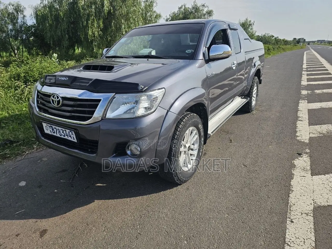 Toyota Hilux 2012 Gray