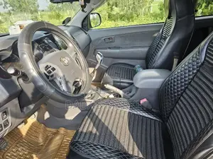 Toyota Hilux 2012 Gray