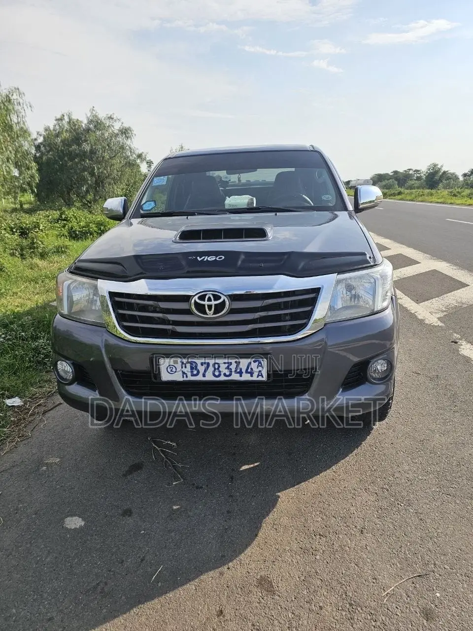 Toyota Hilux 2012 Gray