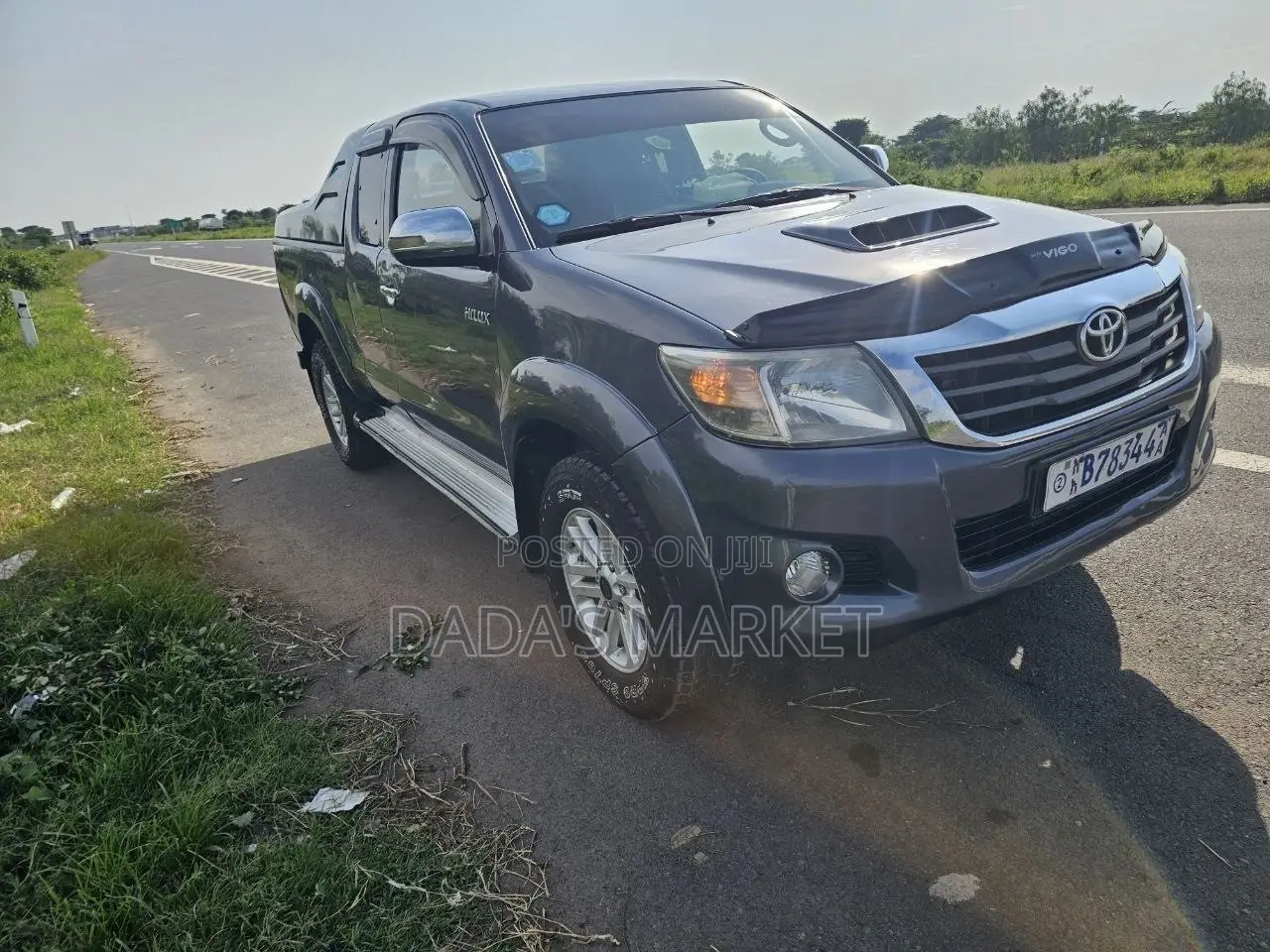 Toyota Hilux 2012 Gray