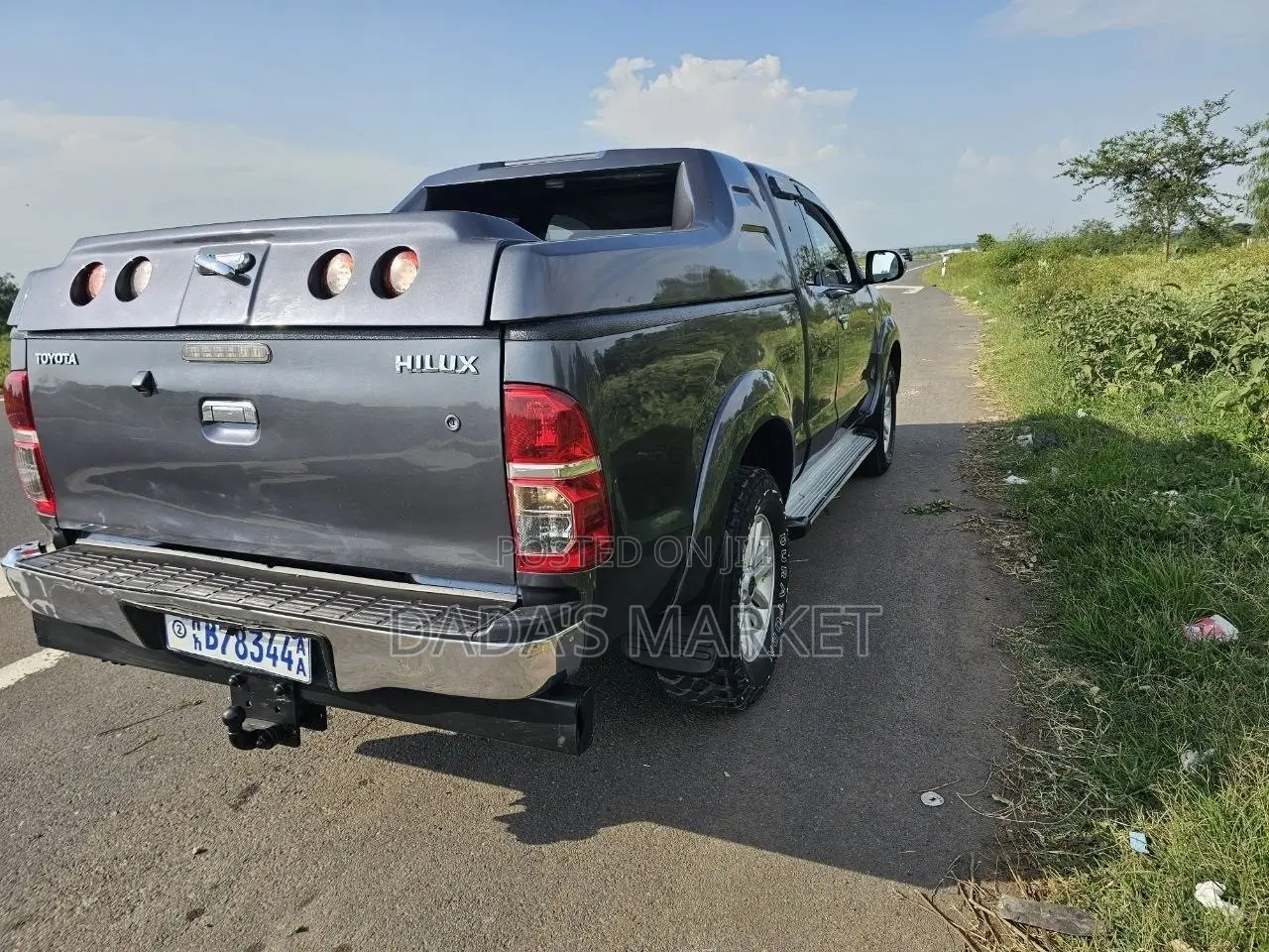 Toyota Hilux 2012 Gray
