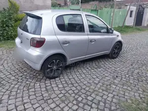 Toyota Platz 2003 White