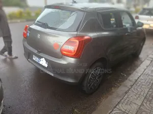 Suzuki Swift 2022 Gray
