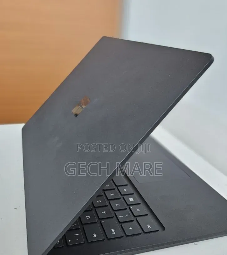 New Laptop Microsoft Surface 2 16GB Intel Core i7 SSD 512GB