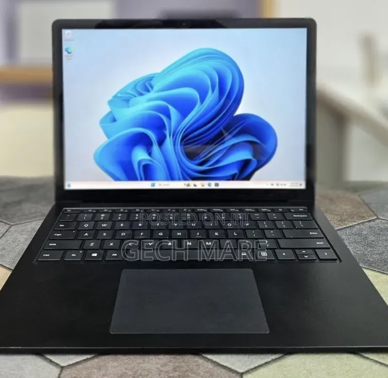 New Laptop Microsoft Surface 2 16GB Intel Core i7 SSD 512GB
