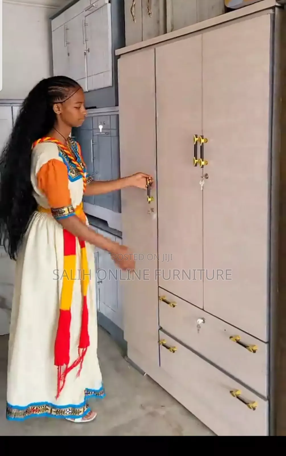 White Wardrobe / Clothes Cabinet – Modern Design