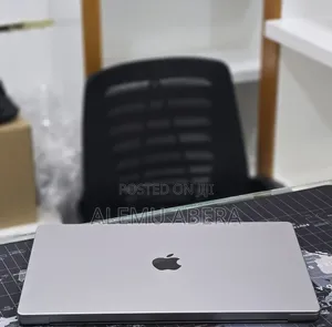 New Laptop Apple MacBook Pro 2023 M2 Pro 16GB Apple M2 SSD 512GB