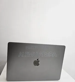 New Laptop Apple MacBook Air 2024 M3 8GB Apple M3 SSD 512GB