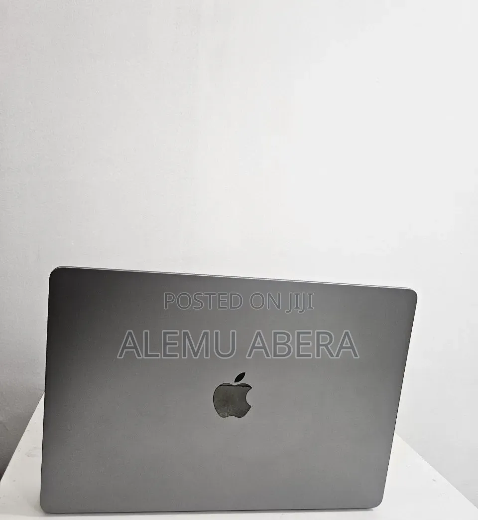 New Laptop Apple MacBook Air 2024 M3 8GB Apple M3 SSD 512GB