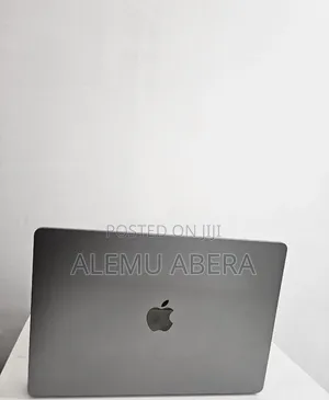 New Laptop Apple MacBook Air 2024 M3 8GB Apple M3 SSD 512GB