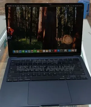 New Laptop Apple MacBook Air 2025 M4 16GB Apple M4 SSD 256GB