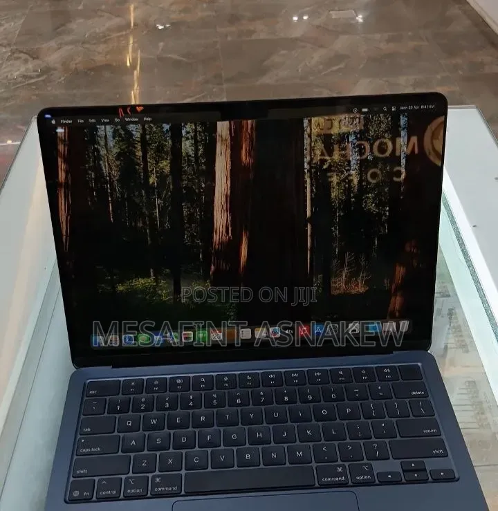 New Laptop Apple MacBook Air 2025 M4 16GB Apple M4 SSD 256GB