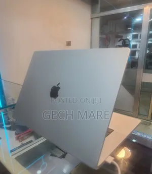 New Laptop Apple MacBook Pro 2021 M1 32GB Apple M1 Pro SSD 1T