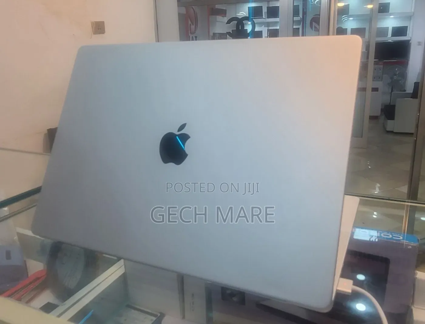 New Laptop Apple MacBook Pro 2021 M1 32GB Apple M1 Pro SSD 1T
