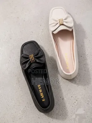 Stock Women Shoes