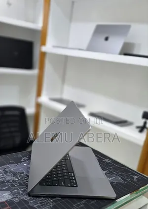 New Laptop Apple MacBook Pro 2021 M1 Max 32GB Apple M1 Max SSD 512GB