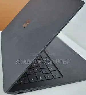 New Laptop Microsoft Surface 16GB Intel Core i7 SSD 512GB