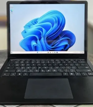 New Laptop Microsoft Surface 16GB Intel Core i7 SSD 512GB