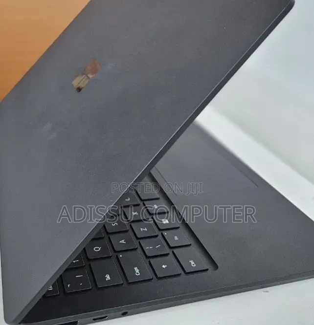 New Laptop Microsoft Surface 16GB Intel Core i7 SSD 512GB