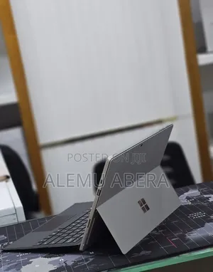 New Laptop Microsoft Surface Pro 7+ 16GB Intel Core i5 SSD 256GB