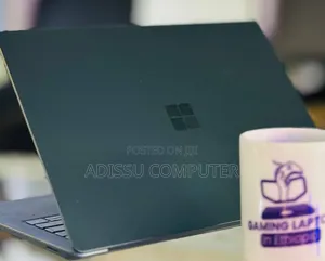 New Laptop Microsoft Surface 8GB Intel Core i5 SSD 256GB
