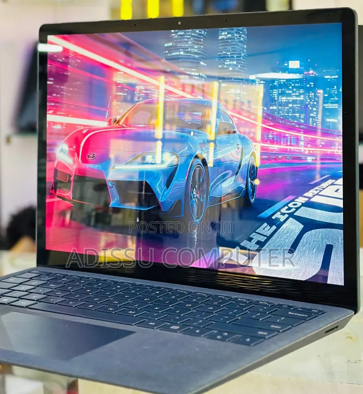 New Laptop Microsoft Surface 8GB Intel Core i5 SSD 256GB
