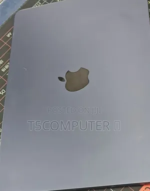 New Laptop Apple MacBook Air 2022 M2 16GB Apple M2 SSD 256GB